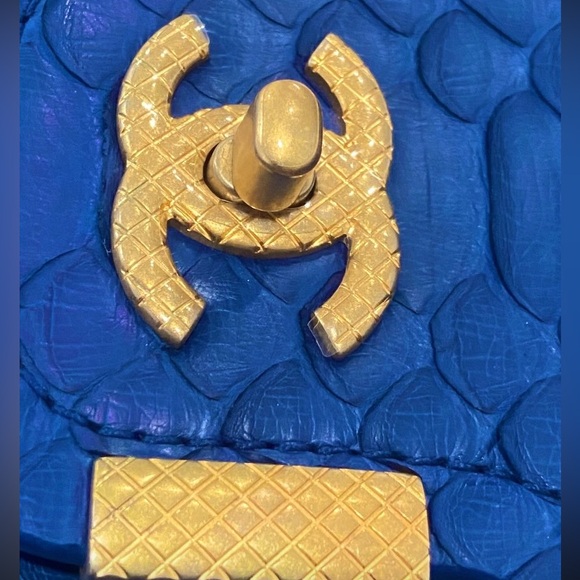 💙Extremely Rare💙Chanel Python Royal Blue GHW Single Flap Bag - Picture 4 of 15